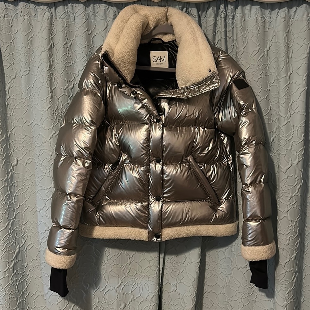 SAM. New York. Silver puffer jacket!